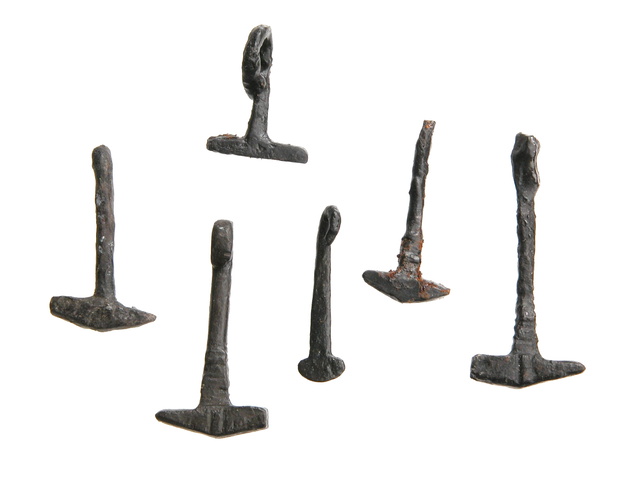 Zawieszki w kształcie miniaturowych młotów Thora