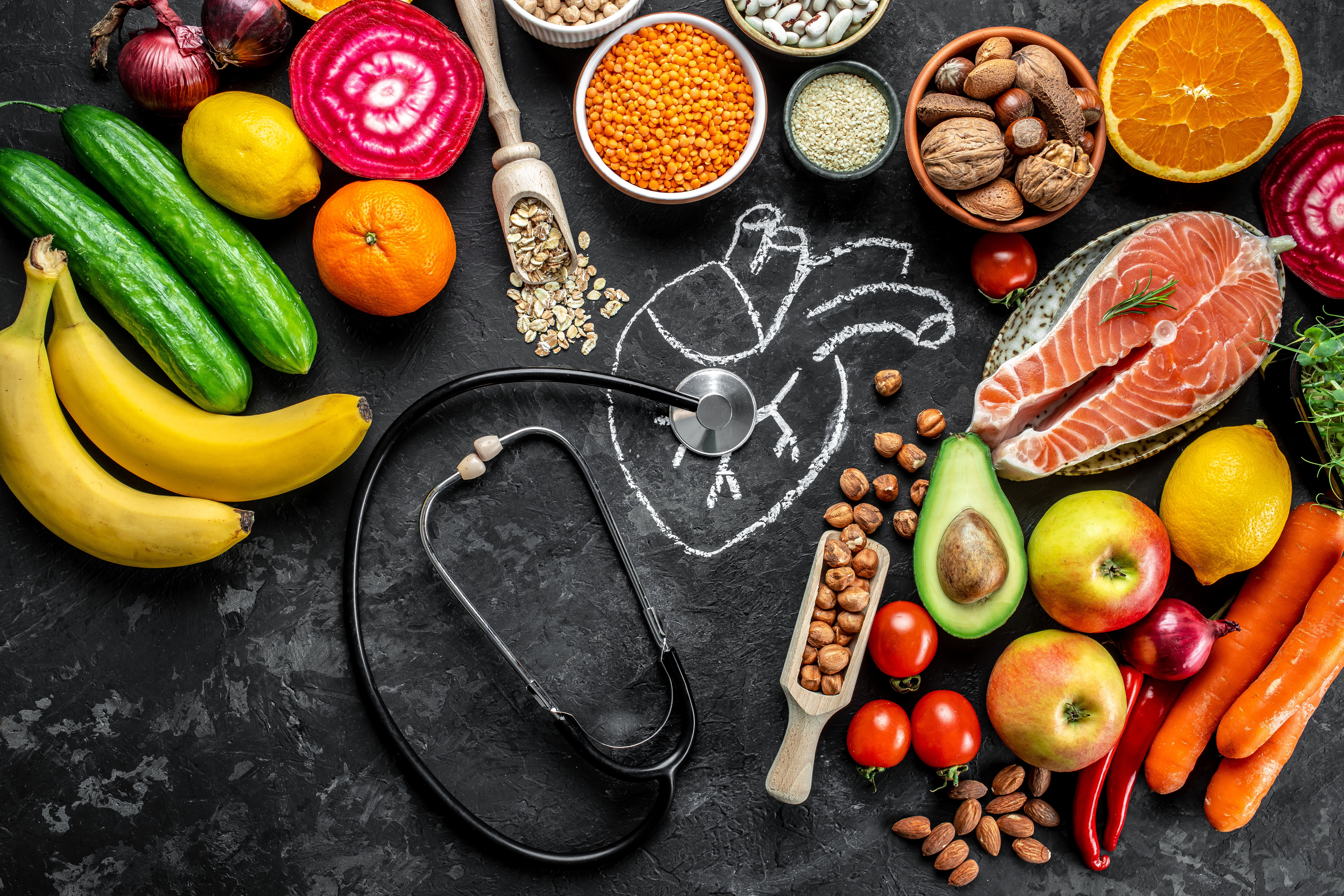 Koniec restrykcyjnych diet. Gigantyczne badanie ujawnia, co naprawdę niszczy serce