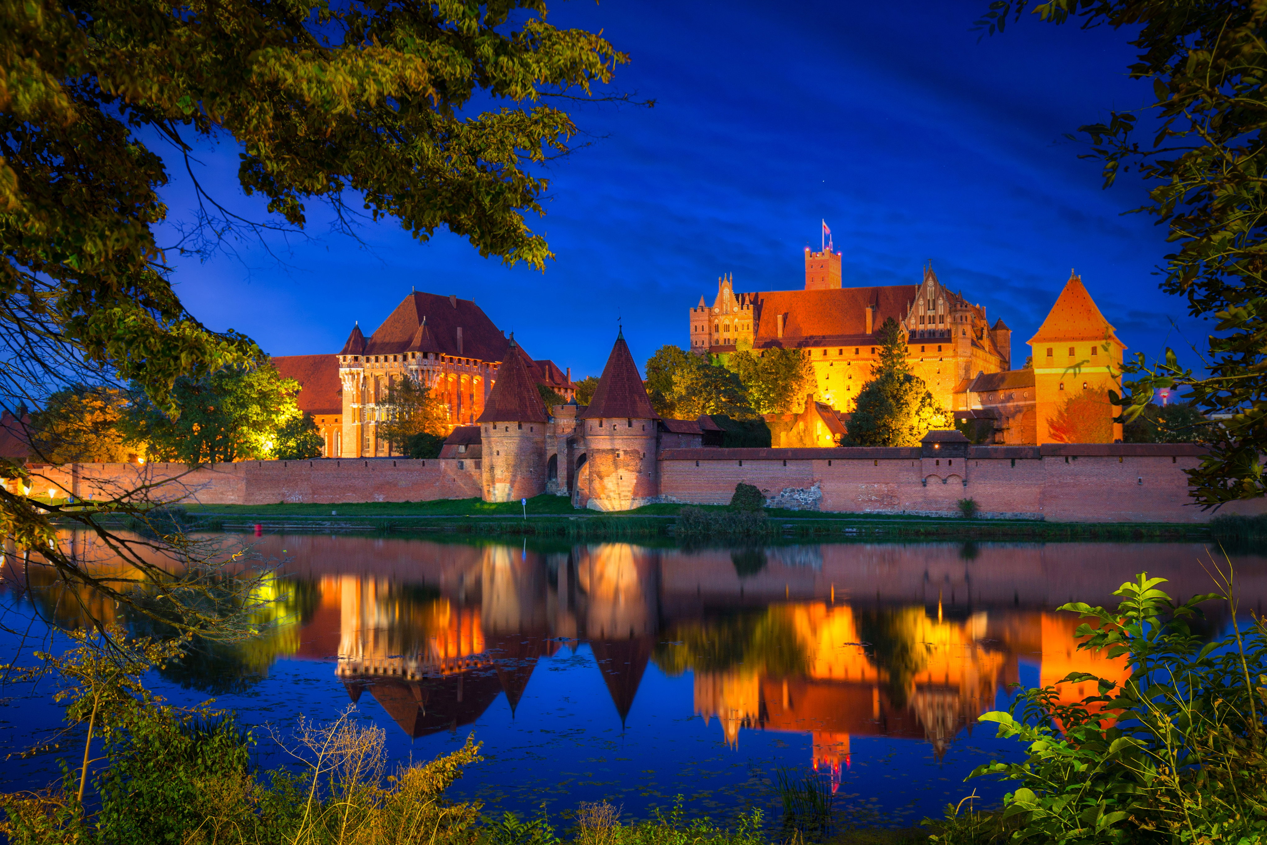 malbork nocą