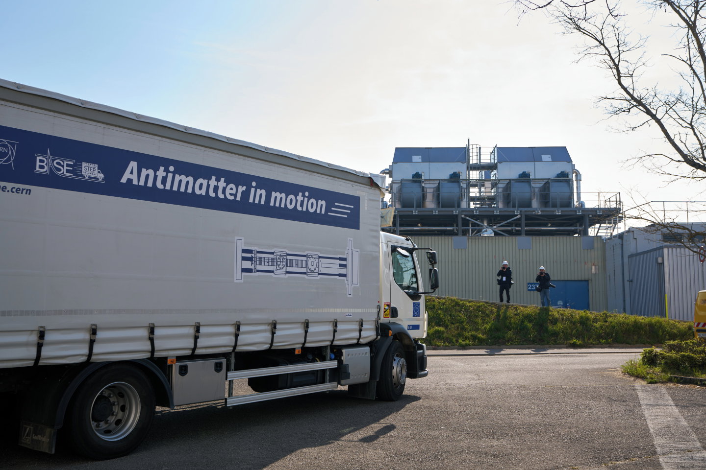cern-antymateria