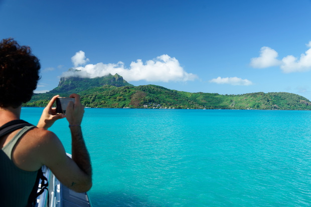 bora-bora kolor wody