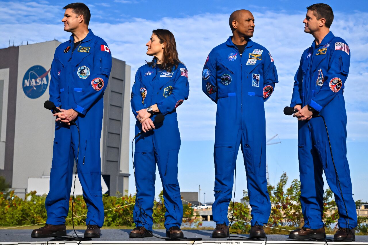 Poznaj czterech astronautów, którzy wyruszą w podróż dookoła Księżyca. To pierwsza taka misja od dekad