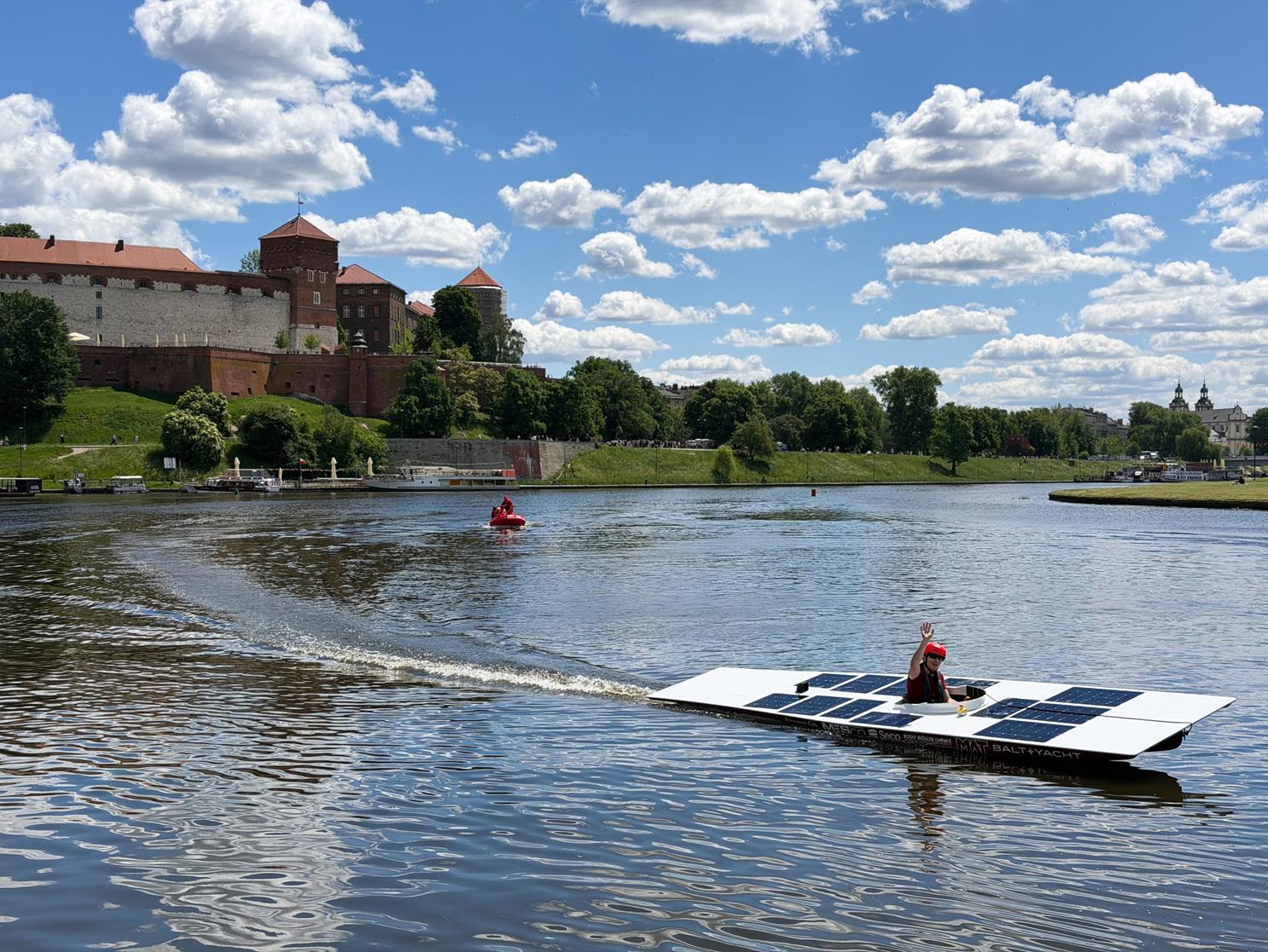Łódź solarna