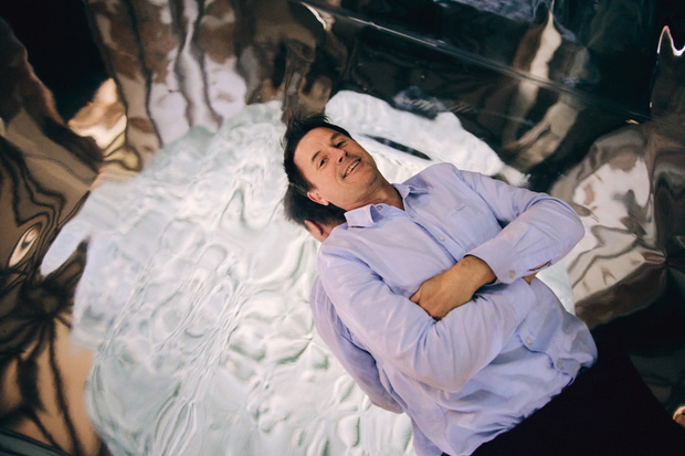 Autor instalacji Luke Jerram