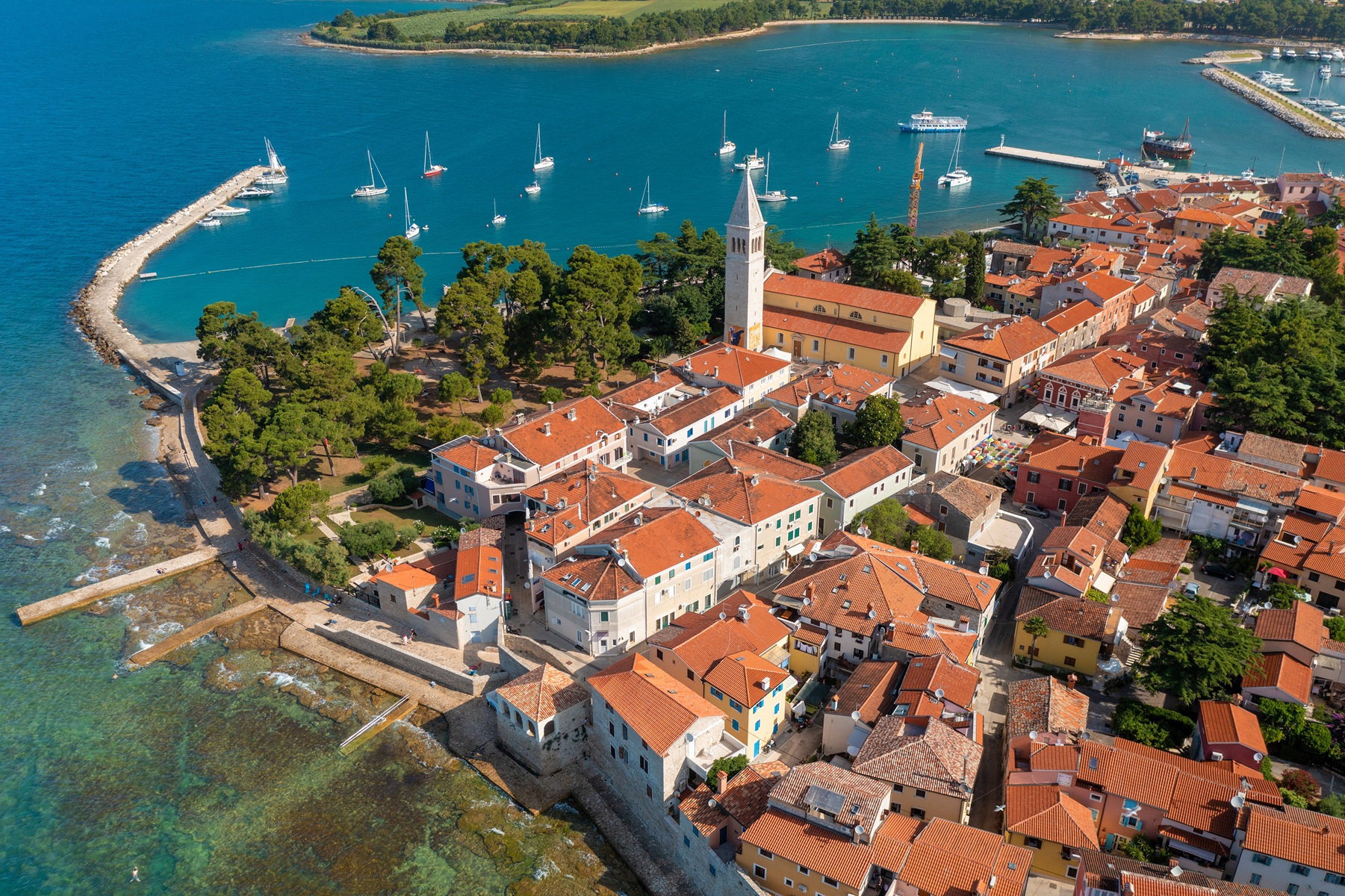 Novigrad – spokojne miasto Istrii z klimatem Wenecji i nadmorskimi plażami