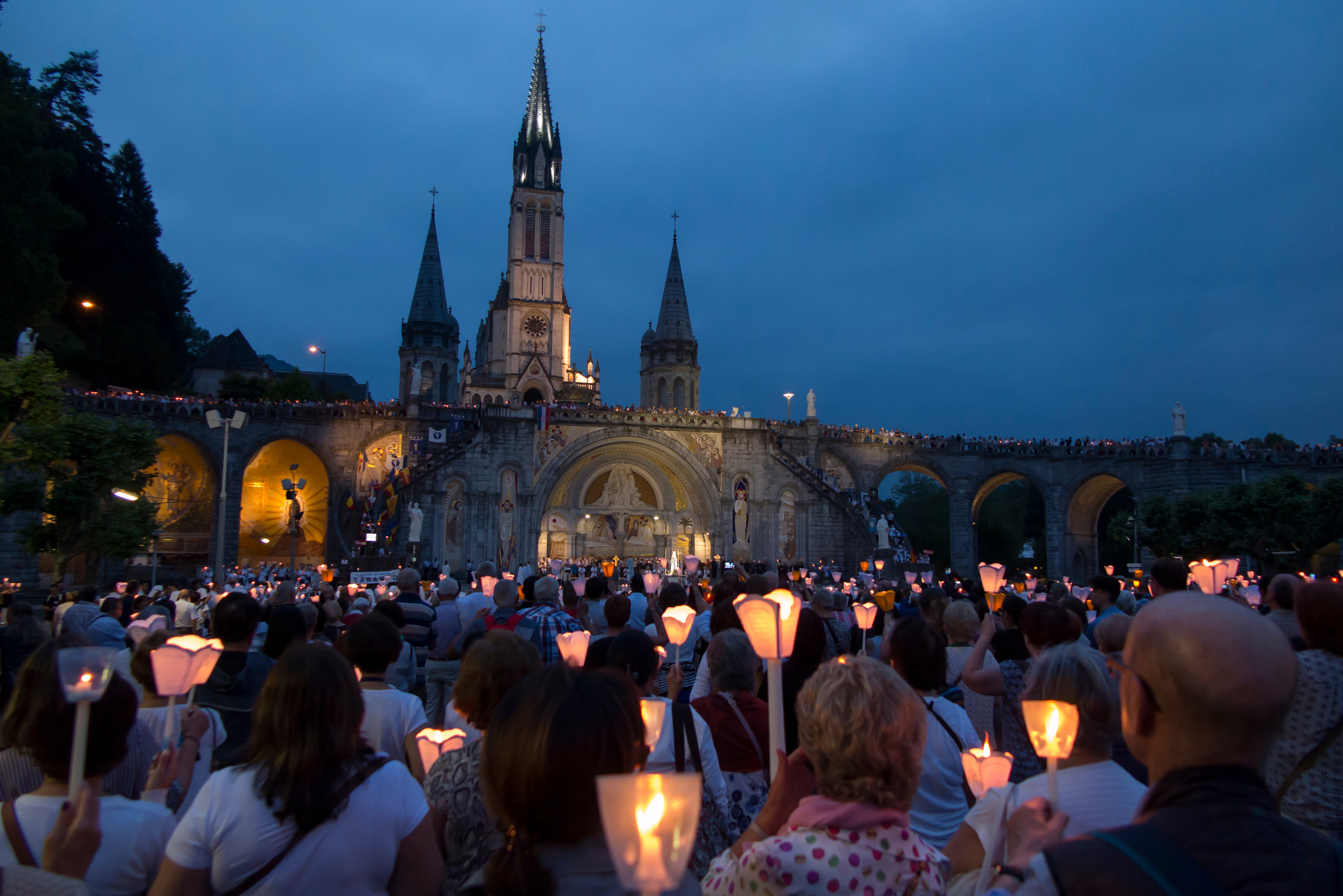 Lourdes, czyli religijny Disneyland