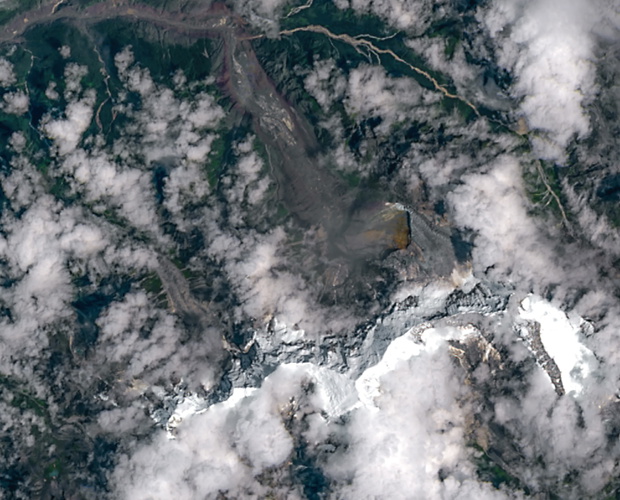 new-satellite-image-shows-a-massive-glacier-collapse-in-v0-674air2xgslh1