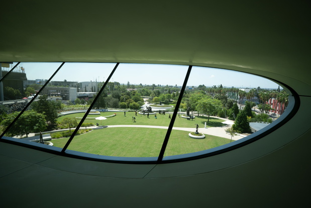 Widok na park z muzeum