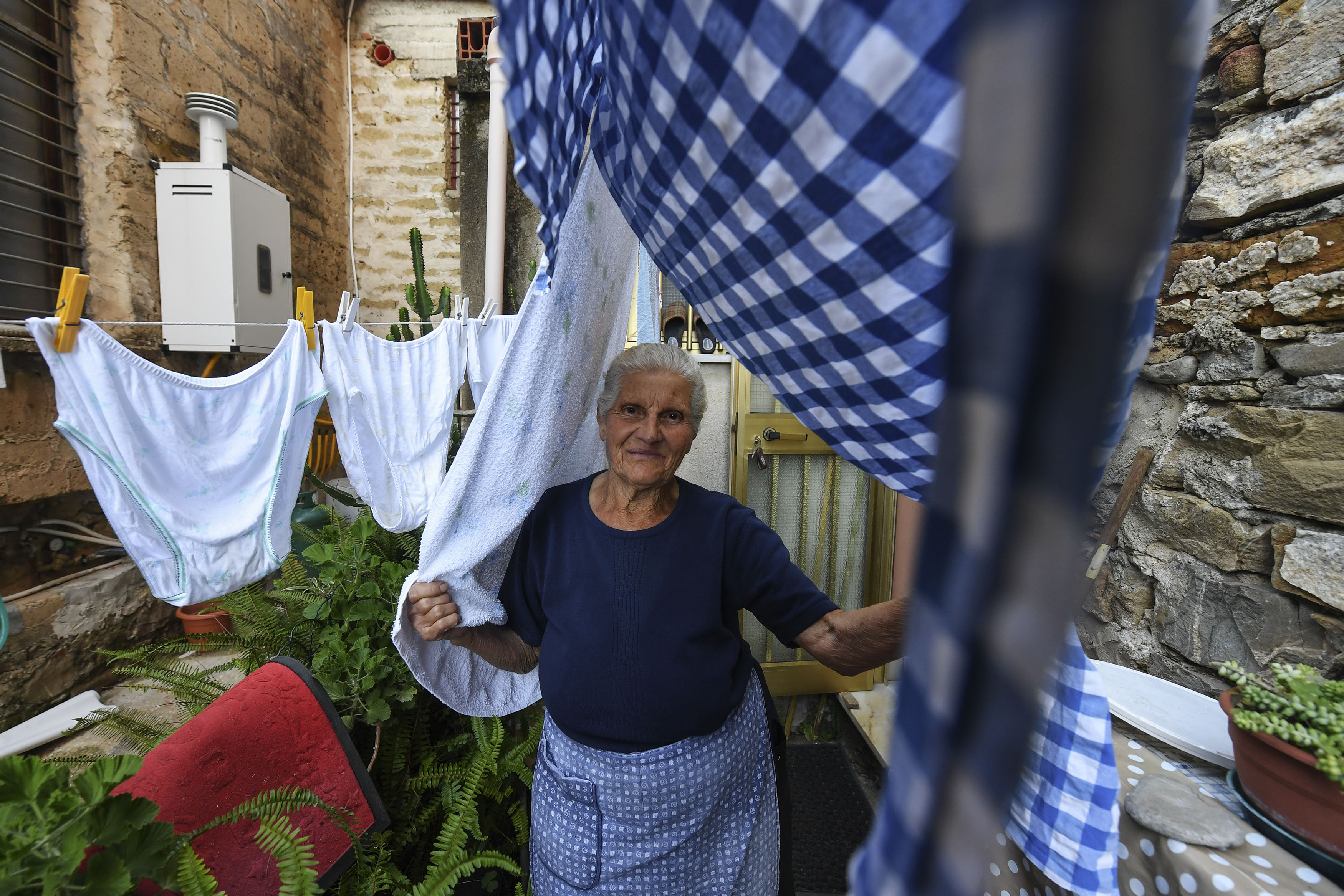 Włoska anomalia demograficzna. W małej, górskiej osadzie na Sardynii kobiety wymykają się prawom starzenia