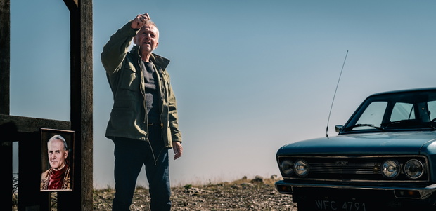 Zamach na papieża na Netflix – szokujący thriller z Lindą i Pasikowskim na szczycie TOP10