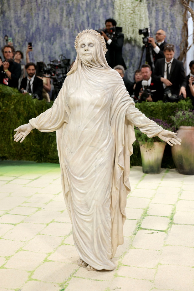 Gwiazdy na Met Gali 2026. Powrót Beyonce i szokująca stylizacja Heidi Klum