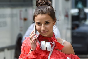 Julia Wieniawa w czerwonej sukience