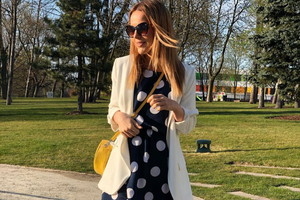 Paulina Sykut-Jeżyna w sukience w grochy