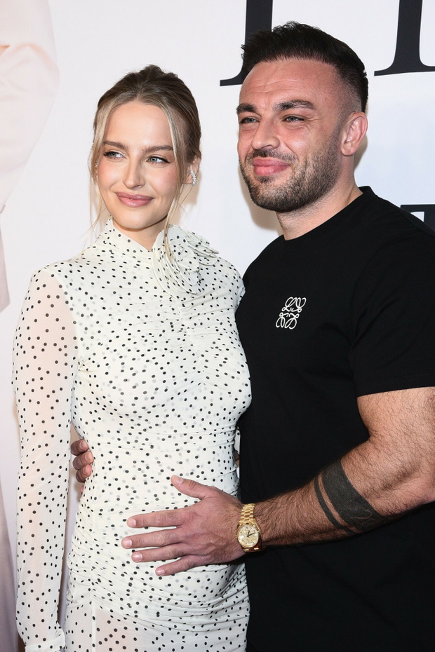 Karolina Pisarek pokazała ciążowy brzuszek fot. Pawel Wodzynski/East News