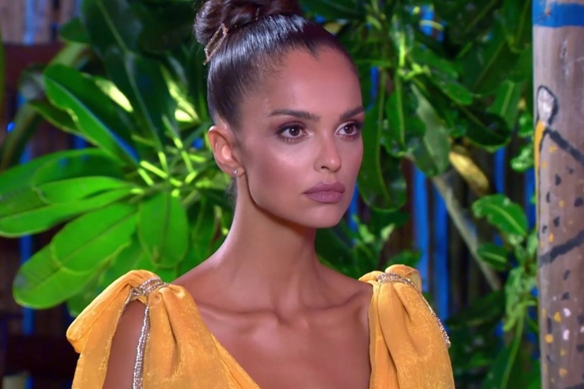 Klaudia El Dursi w żółtej sukience w Hotelu Paradise