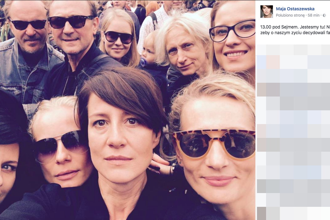 Maja Ostaszewska. Mafdalena Cielecka, Andrzej Chyra, Kuba Wojewódzki na czarnym marszu