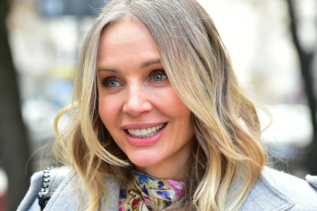 Agnieszka Woźniak-Starak w dziewczęcym looku w Dzień Dobry TVN. Fani podzieleni