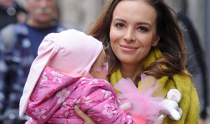 Anna Wendzikowska z córeczką Kornelią