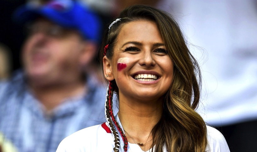 Anna Lewandowska w afrykańskich warkoczykach