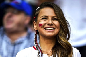 Anna Lewandowska w afrykańskich warkoczykach