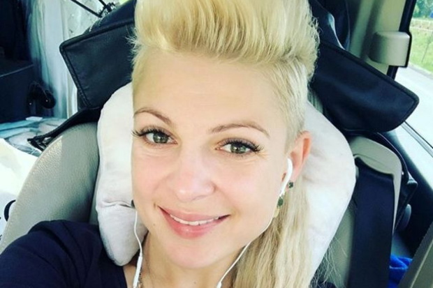 Magdalena Narożna z długimi włosami