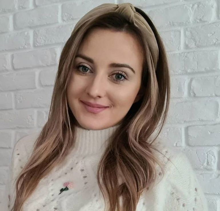 Anna Bardowska Rolnik szuka żony w ciepłym swetrze na jesień 2020