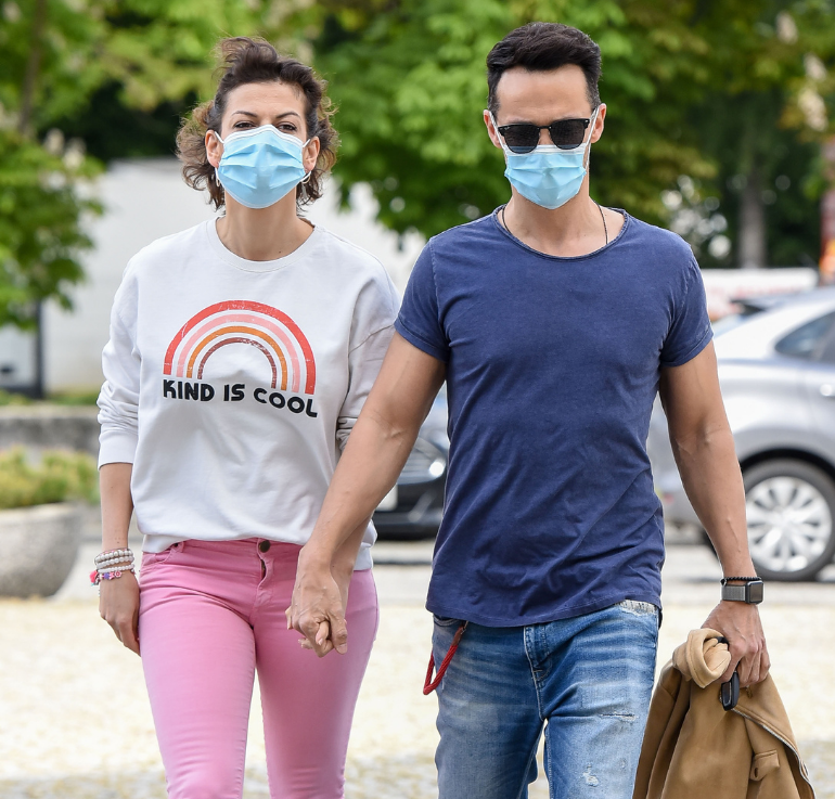 Alżbeta Lenska i Rafał Cieszyński w maseczkach ochronnych