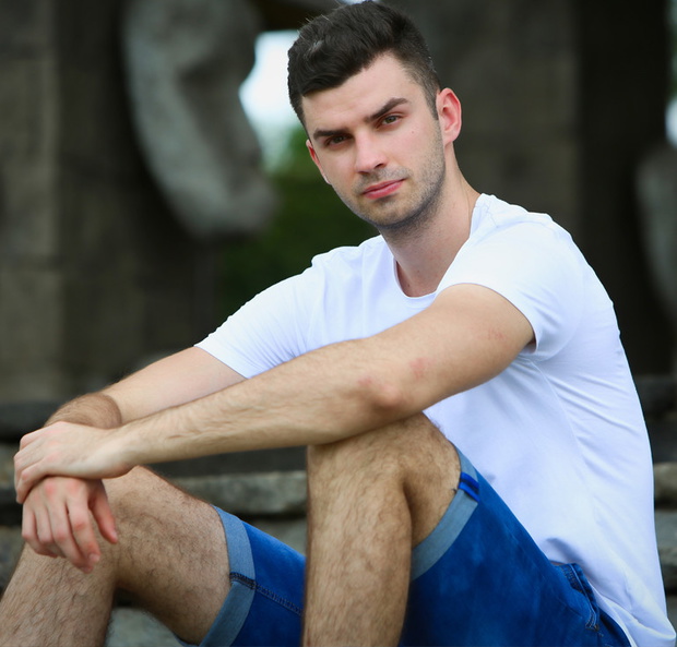 Łukasz Kobus - uczestnicy programu "Hotel Paradise"
