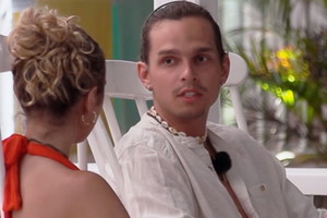 Hotel Paradise 7: Roch podpadł fanom. Nie zostawili na nim suchej nitki2