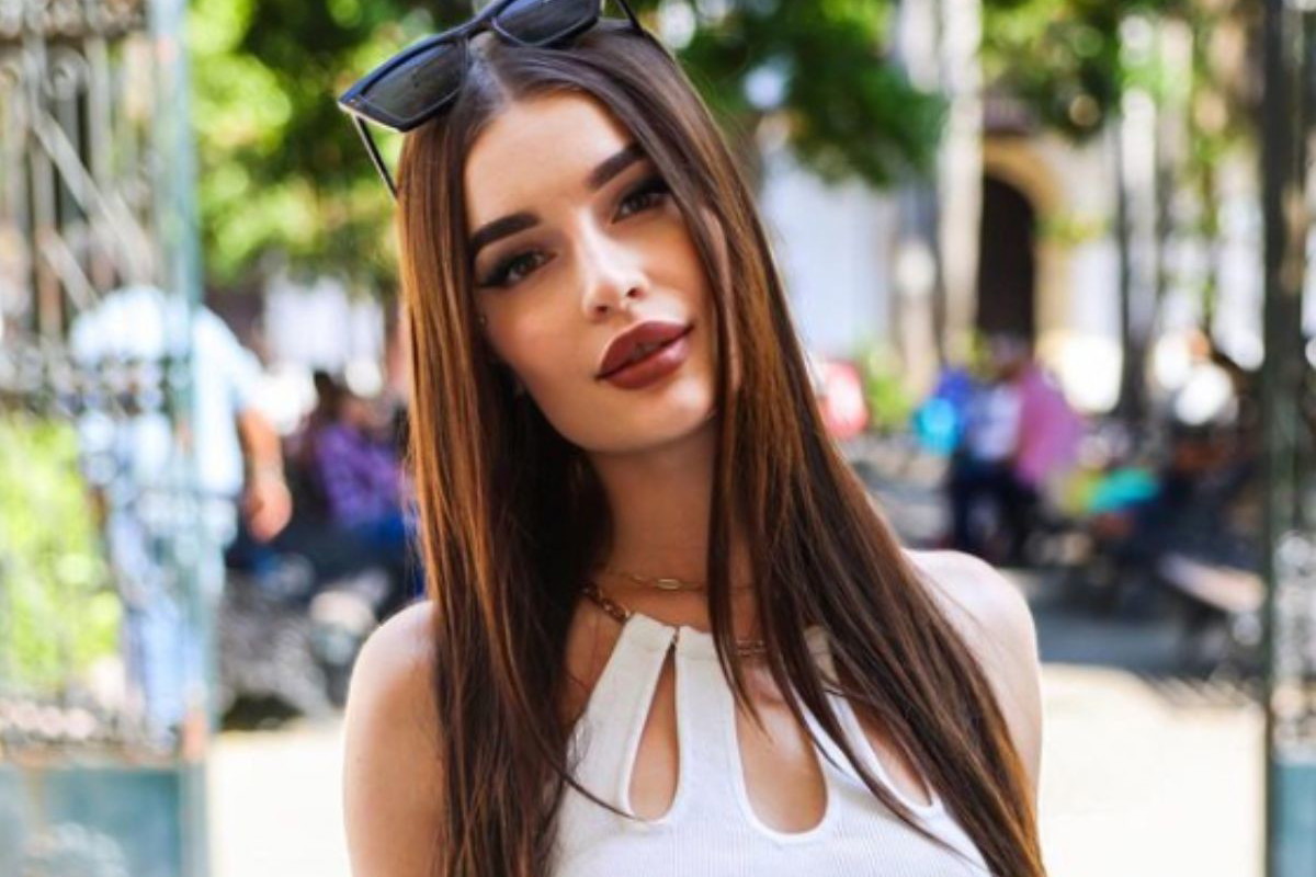Hotel Paradise 7 Karolina przeszła ogromną metamorfozę. Pokazała, jak wyglądała bez powiększanych ust3