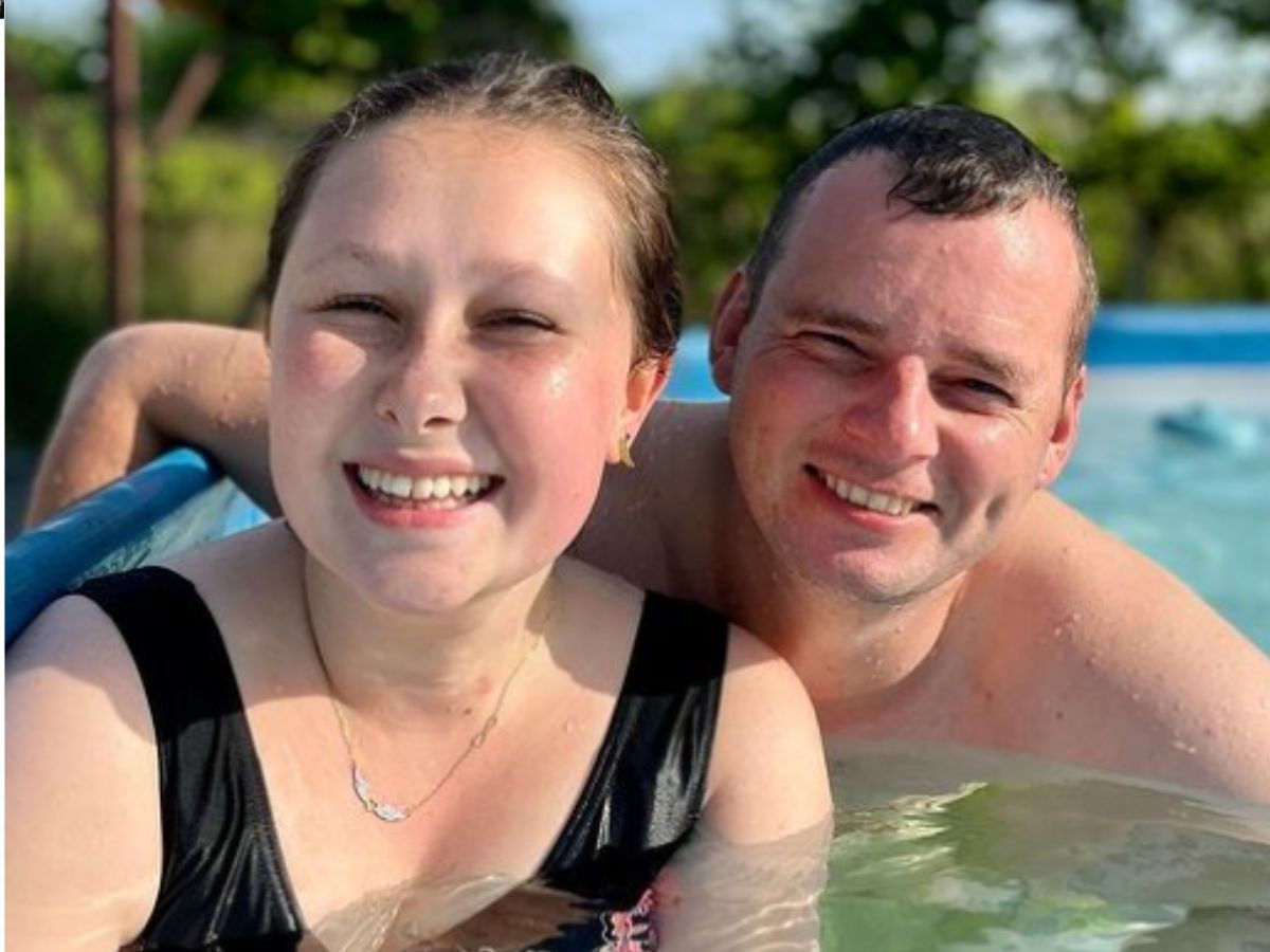 Ślub od pierwszego wejrzenia Paweł w namiętnym pocałunku z żoną