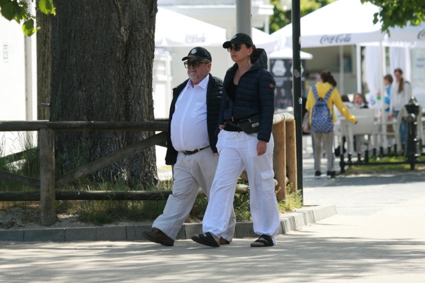 img4WBiKZ-c608202