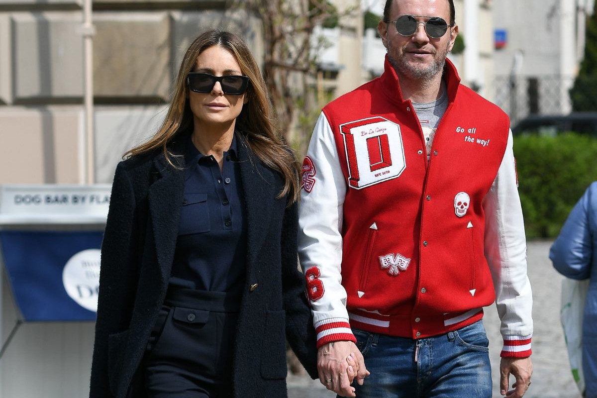 Małgorzata Rozenek i Radosław Majdan idą za rekę na spacerze