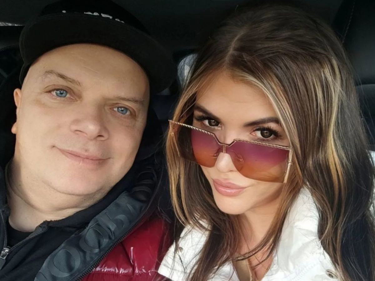 Krzysztof Skiba z partnerką urodziny 00