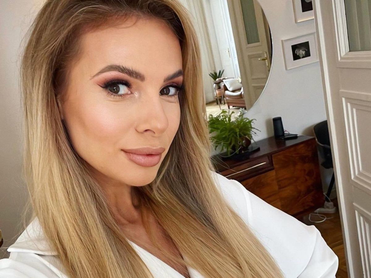 Izabela Janachowska w rozpuszczonych włosach