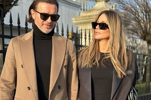 Małgorzata Rozenek i Radosław Majdan na spacerze przed domem