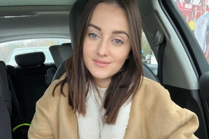 Ania Bardowska w samochodzie