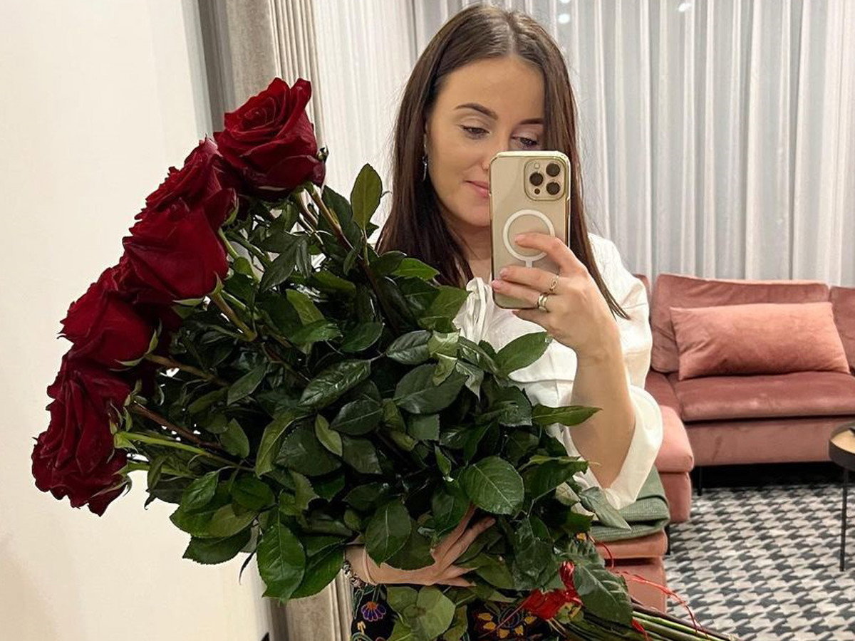 Anna Bardowska z prezentem na Walentynki
