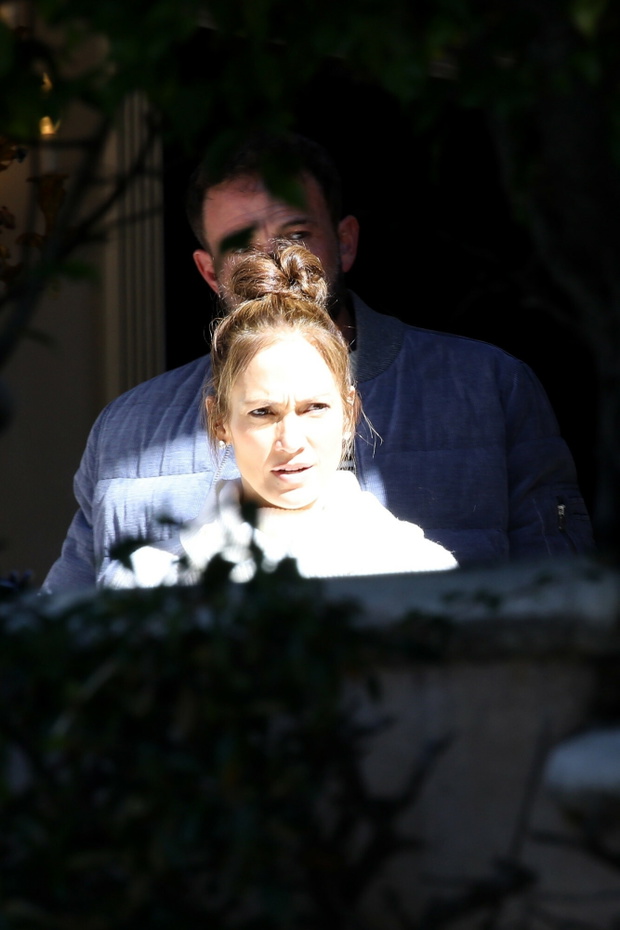 Jennifer Lopez w bia?ym dresie