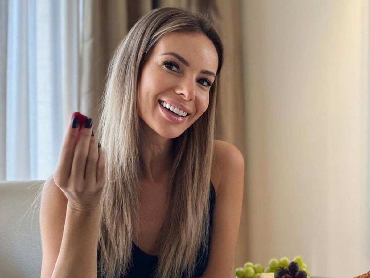 Uśmiechnięta Izabela Janachowska