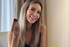 Uśmiechnięta Izabela Janachowska