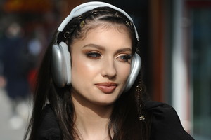 Smutna Viki Gabor