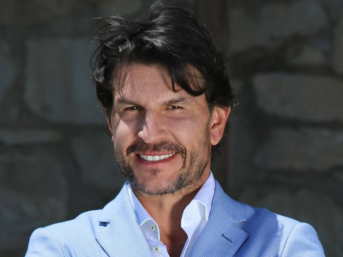 40 kontra 20 - Tom
