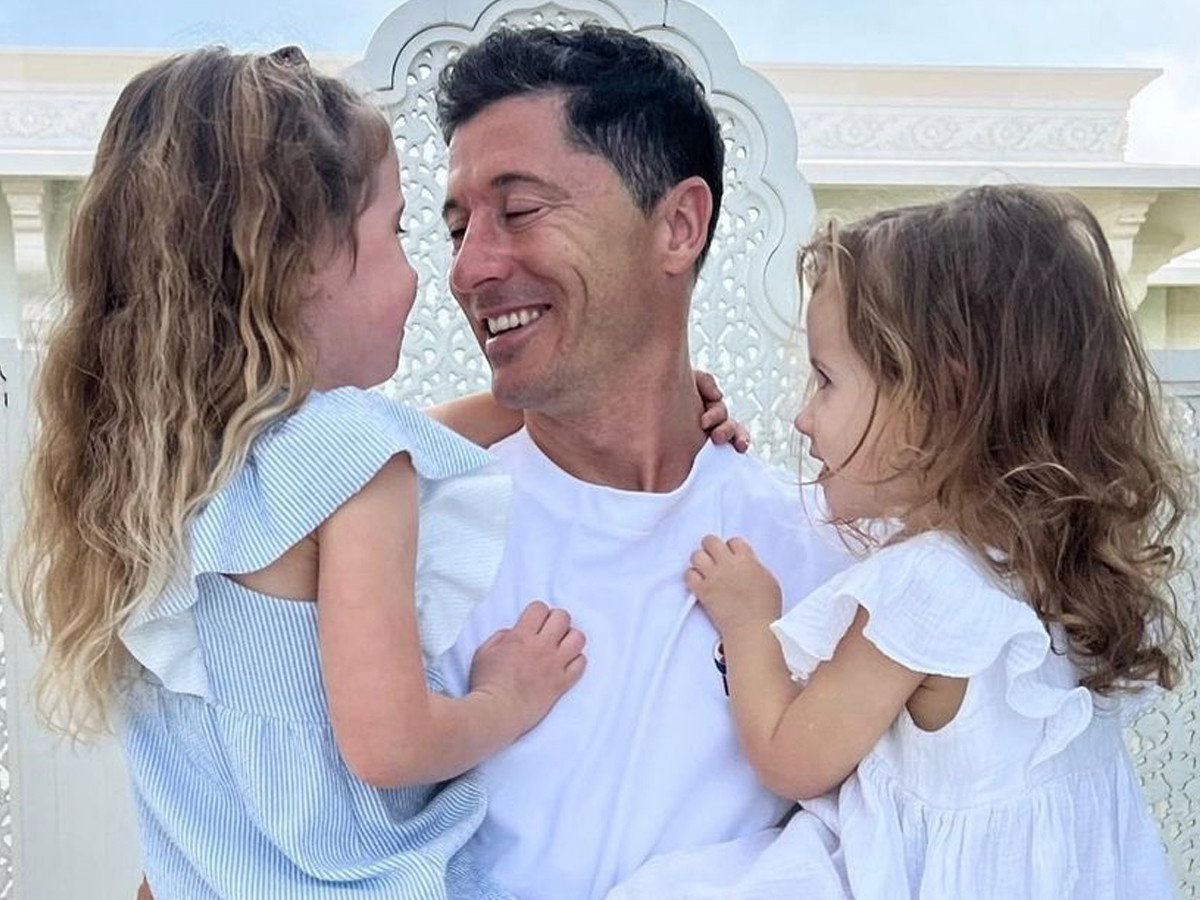 Robert Lewandowski na mundialu 2022 z córkami