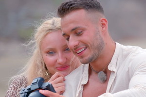 Hotel Paradise 6 - Monika i Mikołaj na randce na plaży