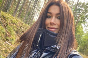 Hotel Paradise 1: Marietta pozbyła się doczepów. Jak wygląda w krótkich włosach?2