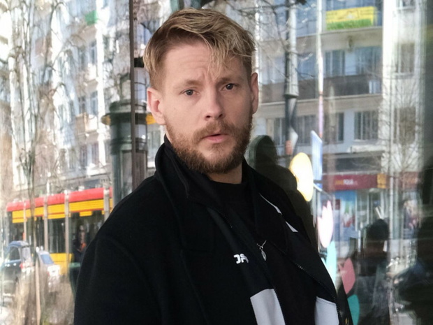 Sebastian Fabijański smutny