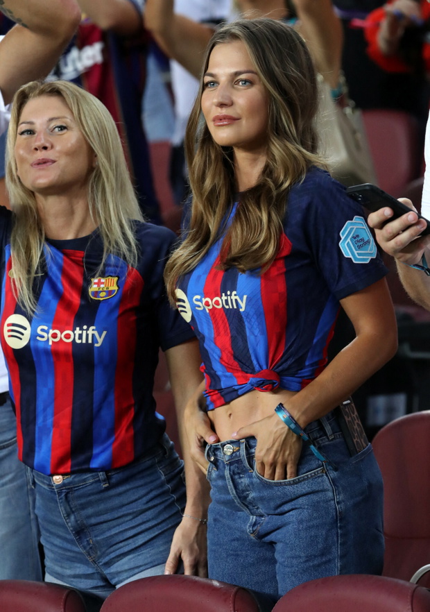 Anna Lewandowska na trybunach w Barcelonie
