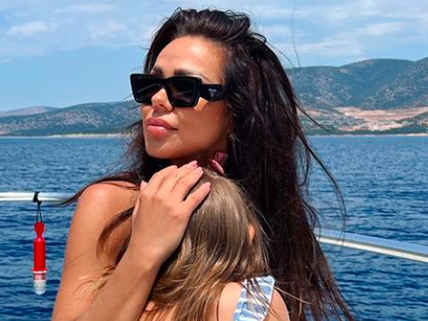 Sylwia Bomba pokazała zdjęcie w bikini bez retuszu. Tak naprawdę wygląda jej brzuch!