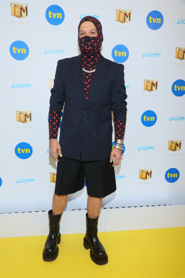 "Top Model 11": Zamaskowany Michał Piróg promuje program, ale to Krupa i Sokołowska skradły show